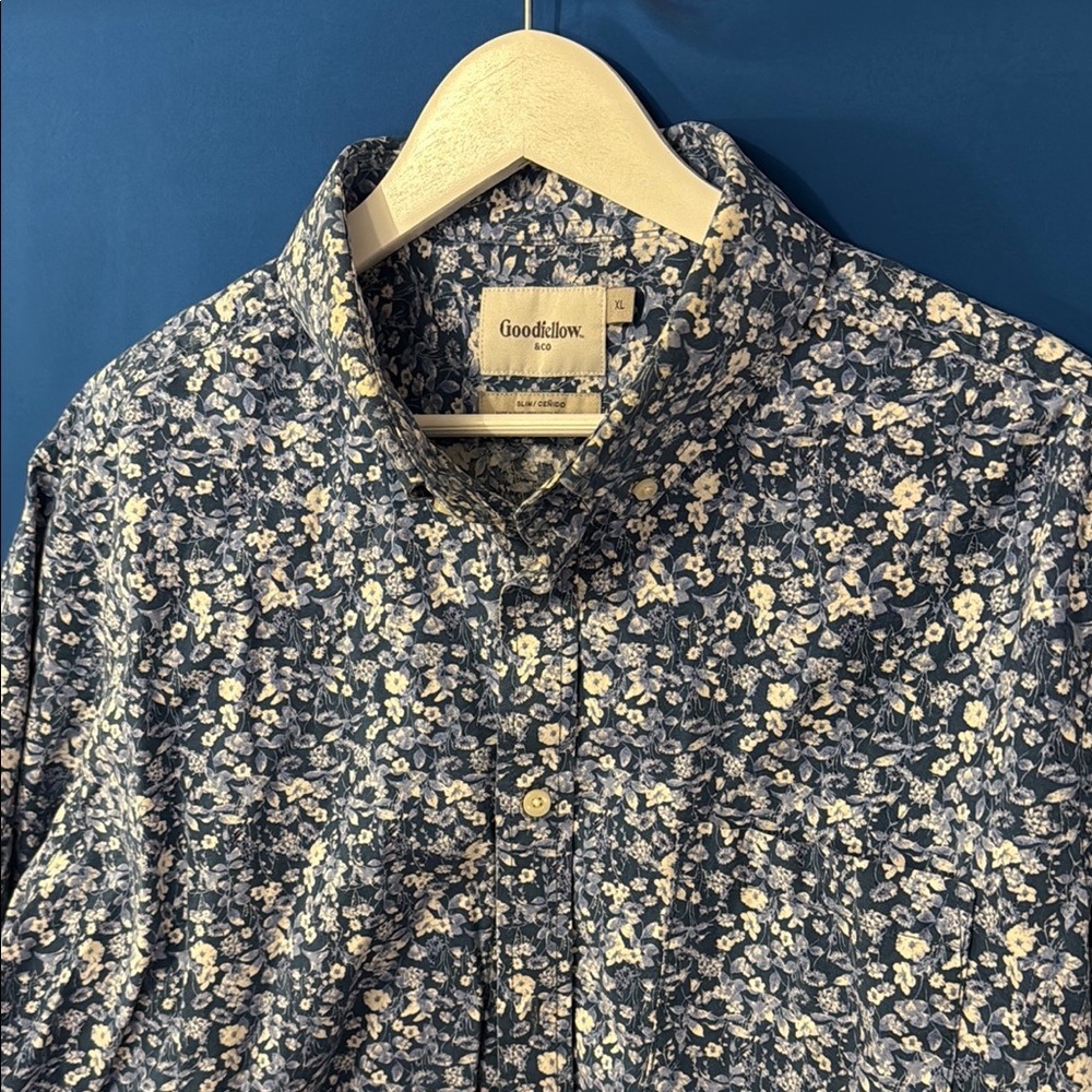Goodfellow & Co Blue White Floral Casual Button Down Shirt